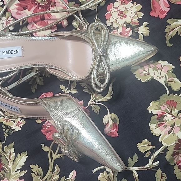 Heels - Picture 2 of 4